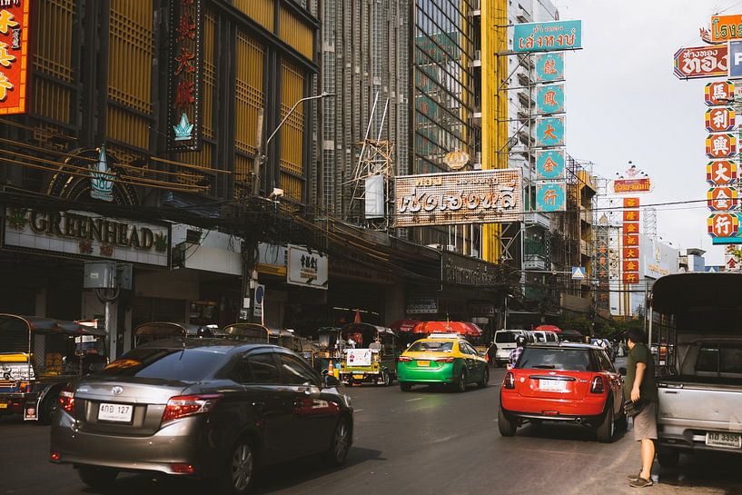 Chinatown billboards: Colourful Stories of Bangkok by Ken Tempelers