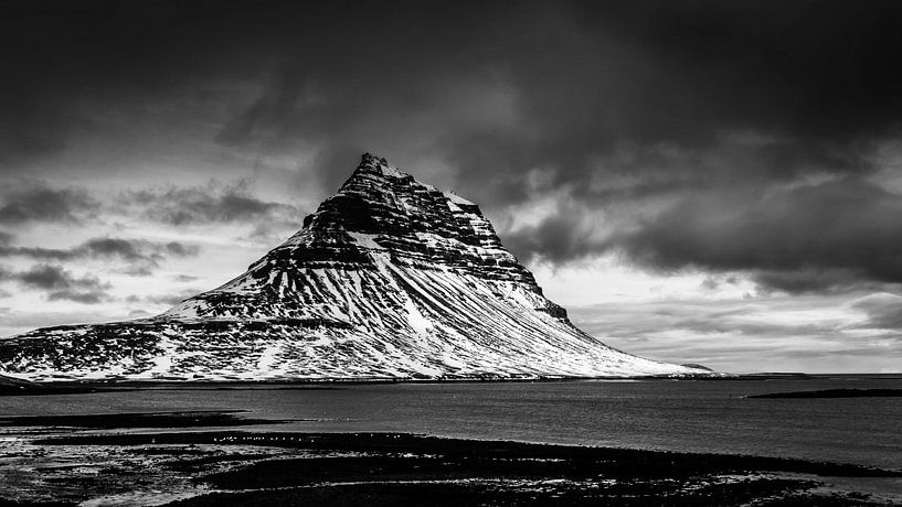 Kirkjufell berg, IJsland von Jasper den Boer