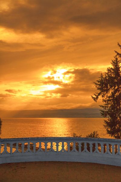 Sonnenuntergang über dem Genfer See von Maarten Visser
