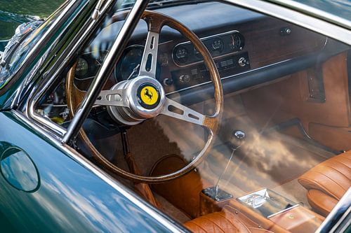 Ferrari 275 GTB klassieke grand tourer sportwagen dashboard