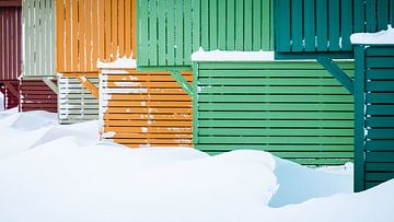 Bunte Häuser in Longyearbyen von Martijn Smeets