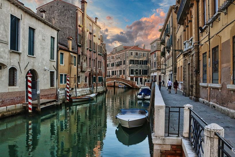Venice by Hello Pompoyo