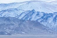Verschneite Blaue Berge Mongolei von Nanda Bussers Miniaturansicht