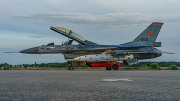 Koninklijke Luchtmacht F-16B MLU Fighting Falcon. van Jaap van den Berg