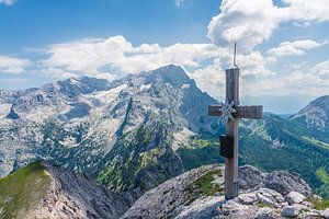 Bergpanorama "Gipfelkreuz mit Dachstein"