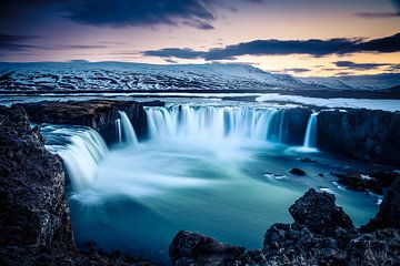 Godafoss, IJsland bij zonsondergang van Chris Snoek