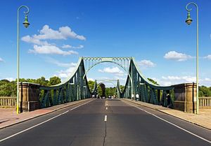 Strasse nach Berlin an der Glienicker Brücke