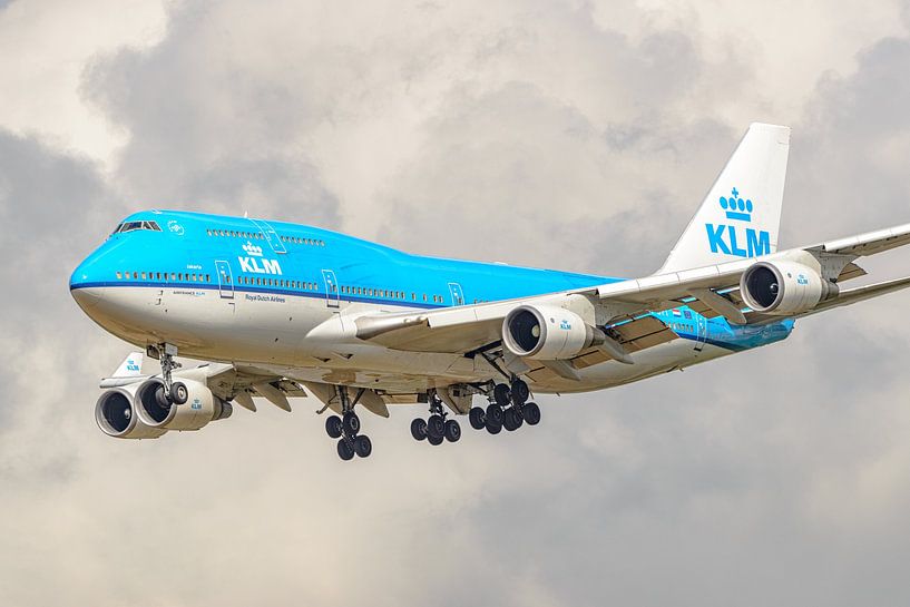 Landing KLM Boeing 747-400M. by Jaap van den Berg