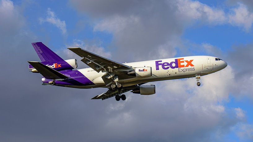 FedEx McDonnell Douglas DC-10 cargo plane. by Jaap van den Berg
