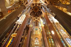 De Sagrada Familia in Barcelona (5) van Merijn van der Vliet