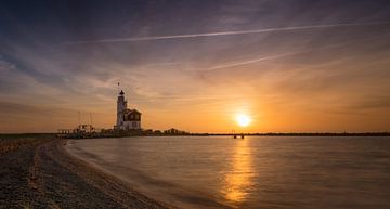 Marken lighthouse by Toon van den Einde