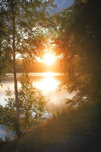 Heggefjorden: Sunset at one of Norway's beautiful fjords by Be More Outdoor