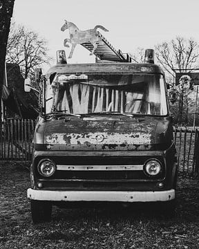 Old fire engine by SappiesPhoto