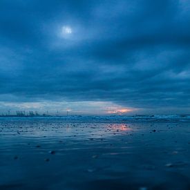 Sonnenuntergang am Hoek van Holland von Studio Zwartlicht