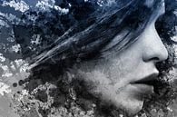 Valeri. Abstraktes Porträt einer schönen Frau in Schwarz-Weiß mit Pastellblau von Dina Dankers Miniaturansicht
