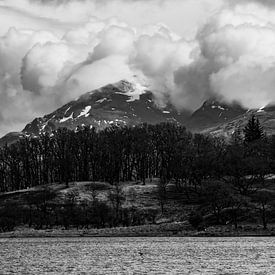 Mountain with clouds von Jacqueline Sinke