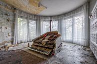 Klavier an einem verlassenen Ort von Gentleman of Decay Miniaturansicht