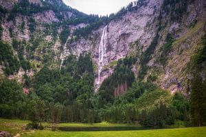Chute d'eau à haute altitude