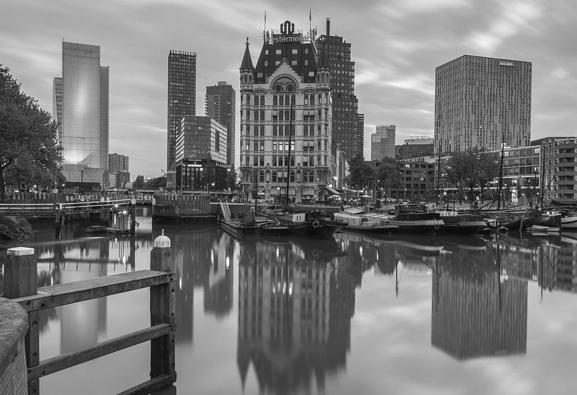 The Old Harbour in Rotterdam by Ilya Korzelius
