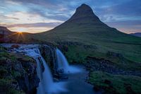 Zonsondergang bij Kirkjufell waterval, Snaefellsnes, IJsland