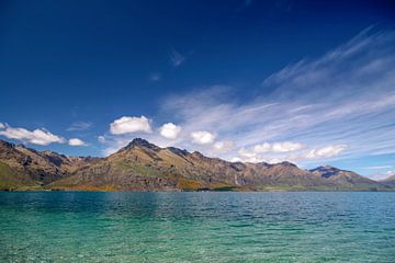 Lake Wakatipu, Nieuw Zeeland van Christian Müringer