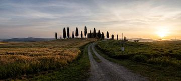 Sonnenaufgang in einer Villa in der Toskana