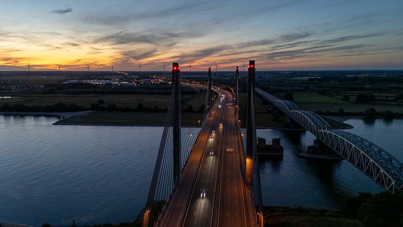Martinus-Nijhoff-Brücke bei Zaltbommel von Franklin Driessen