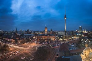 Berlin Skyline Panorama à Alexanderplatz sur Jean Claude Castor