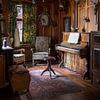 Das alte Klavier im Jagdzimmer von Jürgen Schmittdiel Photography