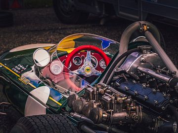 cockpit van een klassieke lotus  formule auto van Andre Bolhoeve