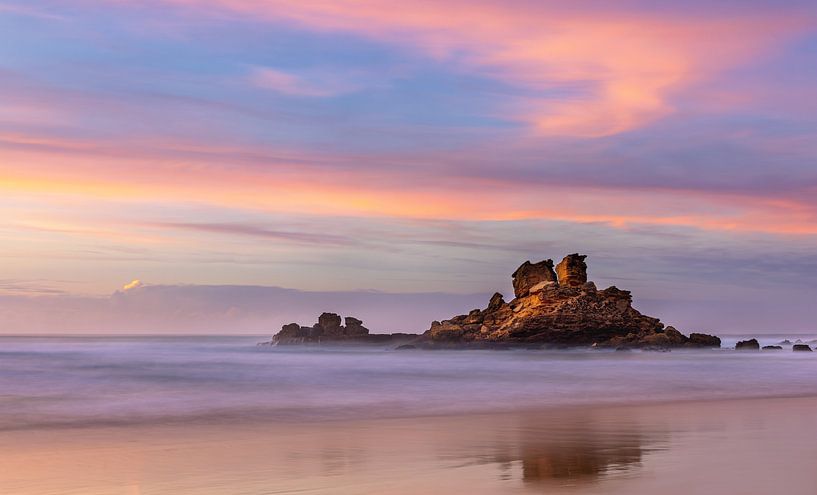 Zonsondergang bij Praia do Castelejo, Algarve, Portugal van Adelheid Smitt
