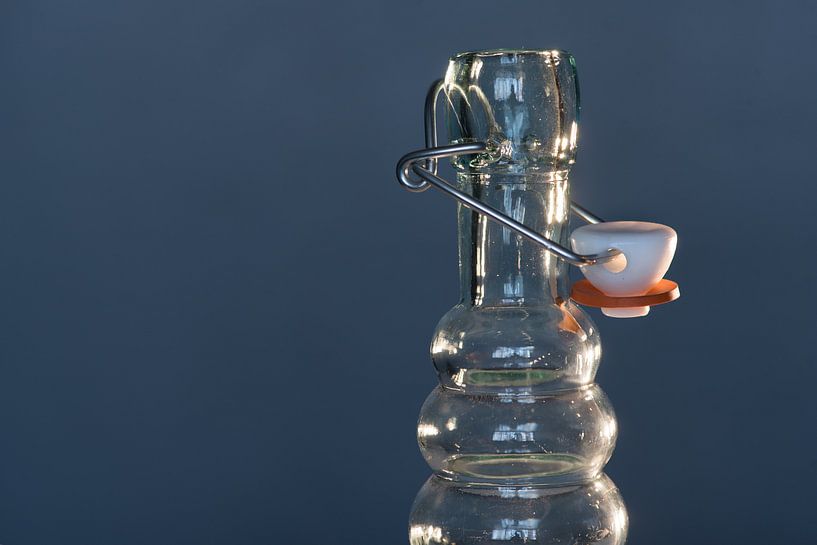 Stilleven met fles by Cilia Brandts