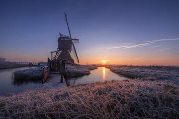 Winterochtend bij de Noordeveldse Molen van Zwoele Plaatjes