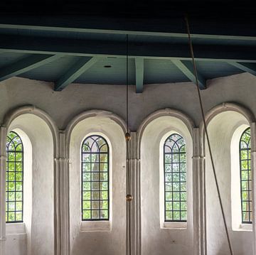 Fenêtres en arc dans l'église sur Bo Scheeringa Photography