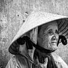 Oude vrouw vietnam van Manon Ruitenberg