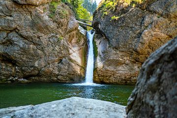 Buchenegg waterval in de zomer