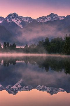 Sonnenaufgang am Lake Matheson, Neuseeland