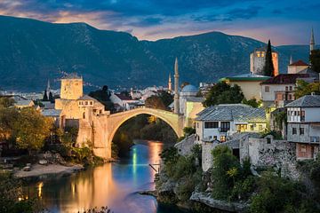 Coucher de soleil à Mostar, Bosnie-Herzégovine sur Michael Abid
