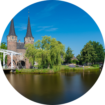 Oostpoort te Delft met stilstaand water
