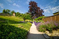Jardin de montagne avec tour de la princesse