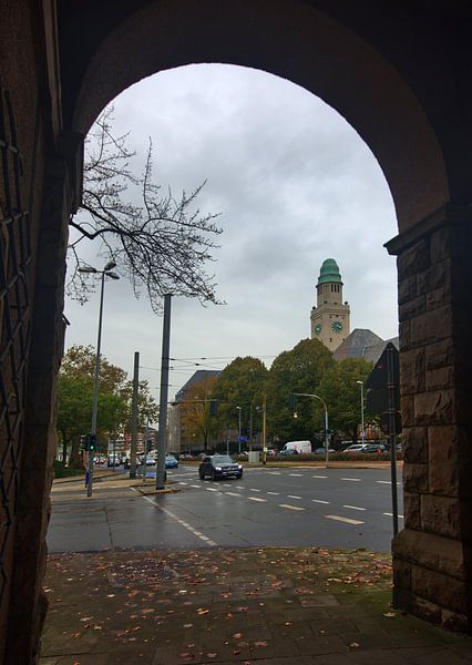 Vue vers la tour de la mairie par Edgar Schermaul
