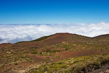 Landschap op de Teide met mist en wolken van Anja B. Schäfer