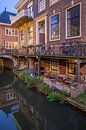 Avond Kromme Nieuwgracht Utrecht, stadstuin aan de werf van Russcher Tekst & Beeld thumbnail