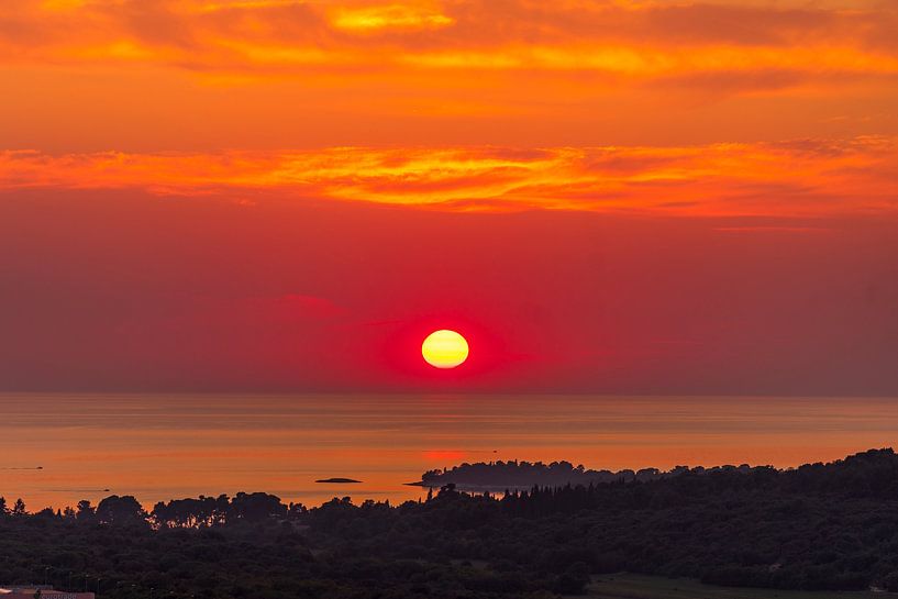 Sundown II by Tom van Dutch