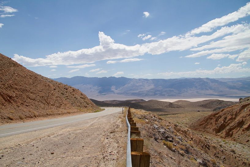 Route poussiéreuse dans le désert par Sander Meijering