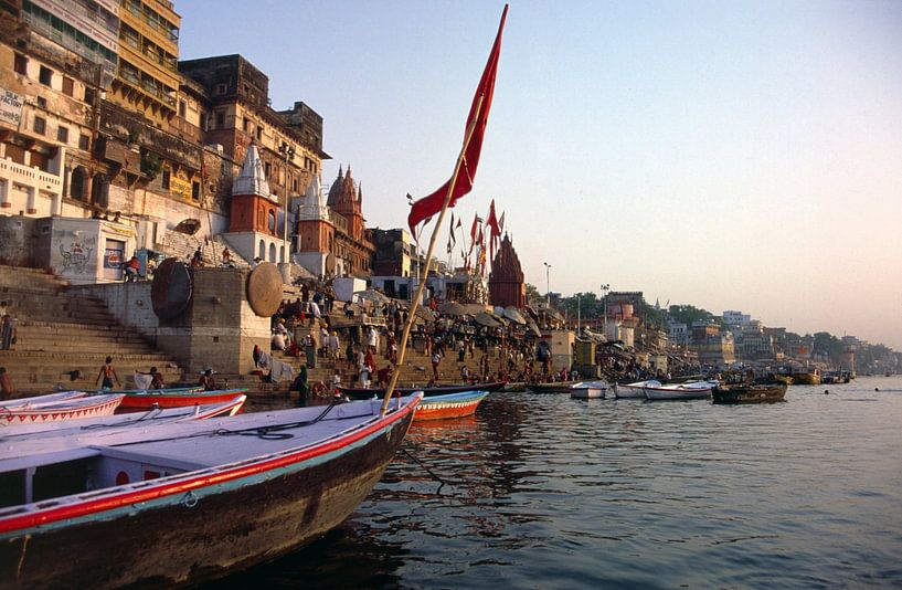 Ganges Benares by Richard Wareham