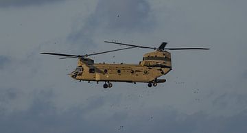 Boeing CH-47F Chinook van de Koninklijke Luchtmacht. van Jaap van den Berg