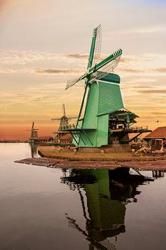 Moulin, Scierie de bois dans le Zaanse Schans aux Pays-Bas sur Gert Hilbink