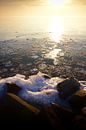 Zonsondergang over ijs meer van Jan Brons thumbnail