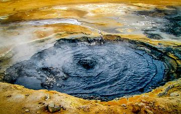 Tourbillonnant bourbier vapeurs de soufre, l'Islande sur Rietje Bulthuis